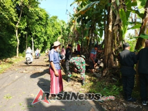 Pelebaran Jalan di Bebidas: Babinsa dan Masyarakat Kompak Gelar Gotong Royong