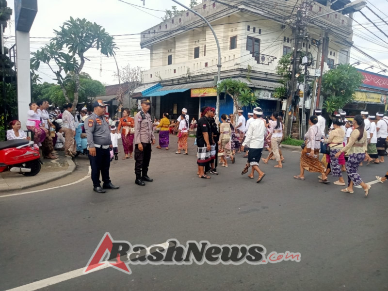 Dukung Kelancaran Upacara Adat, Polsek Abiansemal Lakukan Pengamanan Tradisi Wraspati Ngepik