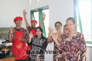 Ketua Persit Kodim 1627/Rote Ndao Dorong Sinergi TNI dan Masyarakat Lewat Dapur Kreatif