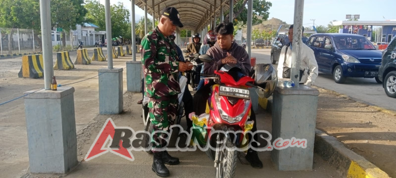 Koramil 1628-04/Poto Tano Gelar PAM Pelabuhan, Arus Penyeberangan Tetap Kondusif