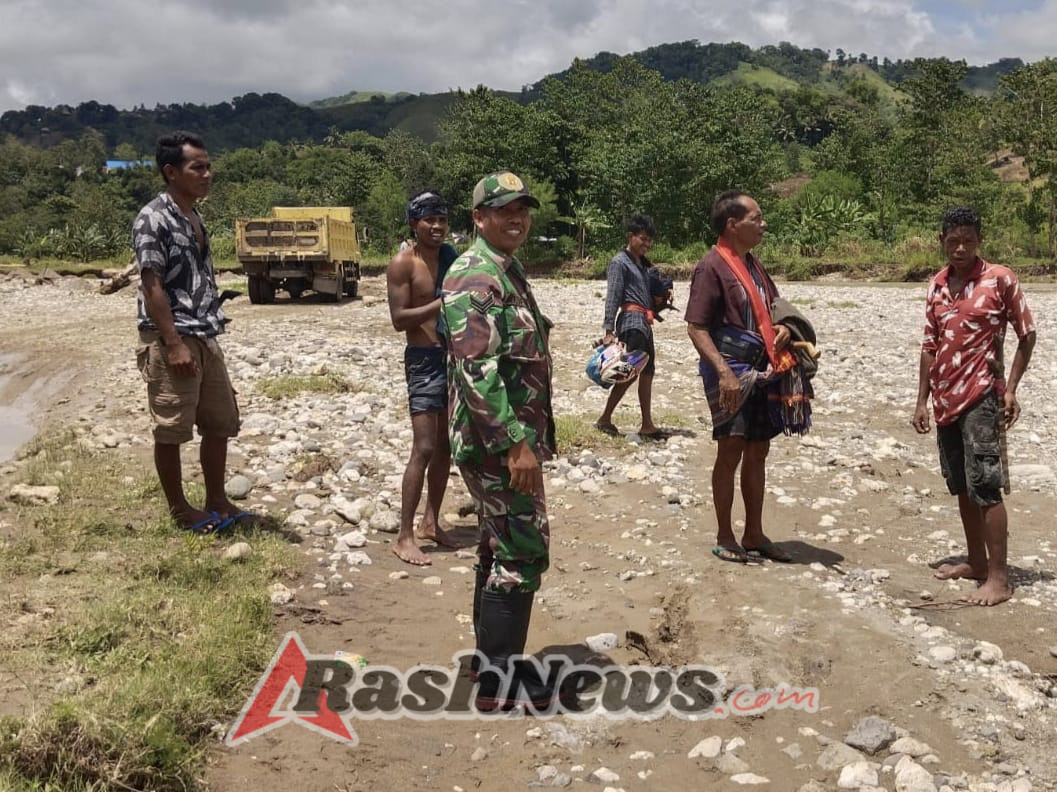 Danramil 02/Walakaka Tinjau Lokasi Rencana Pembangunan Jembatan Penghubung Antar Desa