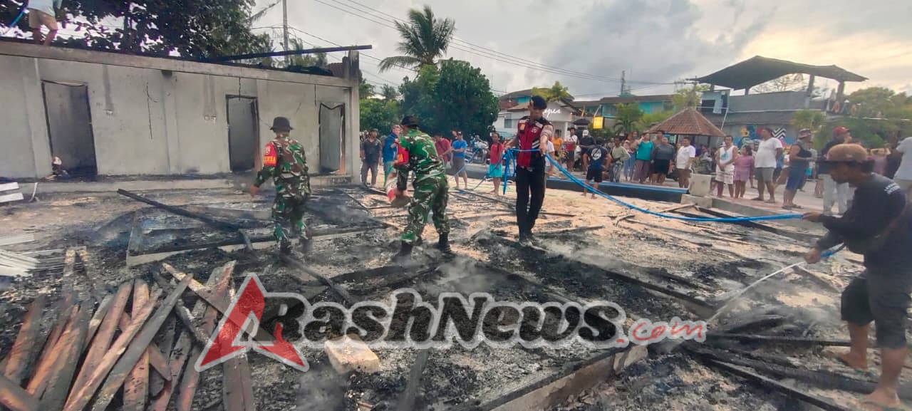 Babinsa Koramil Nusa Penida Bersama Anggota Subsektor Dan Warga  Berjibaku Lawan Sijago Merah, Tangani Kebakaran Warung