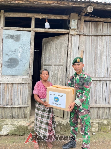 Satgas Pamtas Yonarhanud 2 Kostrad Berbagi Sembako, Wujud Kepedulian Akan Kebersamaan