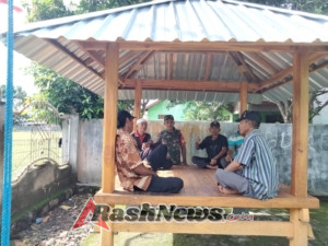 Melalui Komsos, Babinsa Tebo Jaga Stabilitas Keamanan Desa