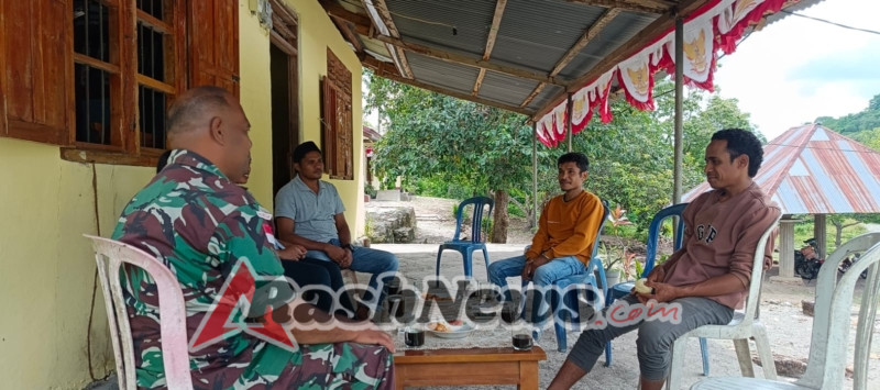 Antisipasi Gangguan Kamtibmas, Babinsa Koramil 1618-04/Bisel Turun Langsung ke Wilayah Binaan