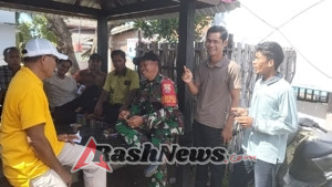 Melalui Komsos, Babinsa Koramil 1614-01/Dompu Perkuat Kedekatan dengan Warga