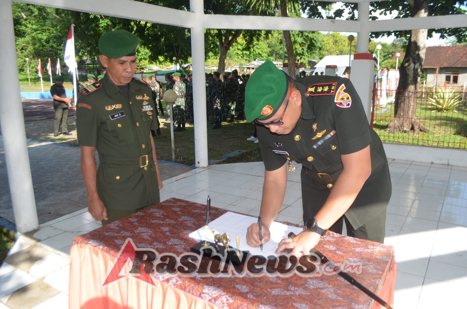 HUT Ke-80 Hari Juang TNI AD, Kodim Dompu Beri Penghormatan di Taman Makam Pahlawan