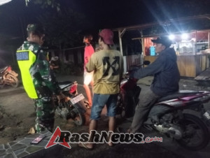 Selaber Dua Desa, Babinsa Patroli Gandeng Aparat Desa di Praya Timur