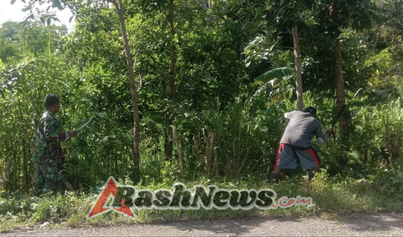 Sertu Hendrikus Tegaskan Pentingnya Kebersihan dan Keselamatan Akses Jalan Desa