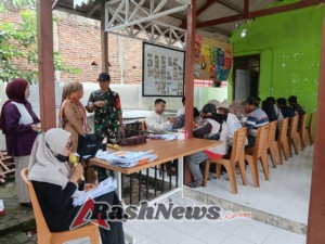 Warga Antusias Terima Kartu KSB Maju, Pemdes Mantun Layani 3 Dusun 10 RT dalam Sehari