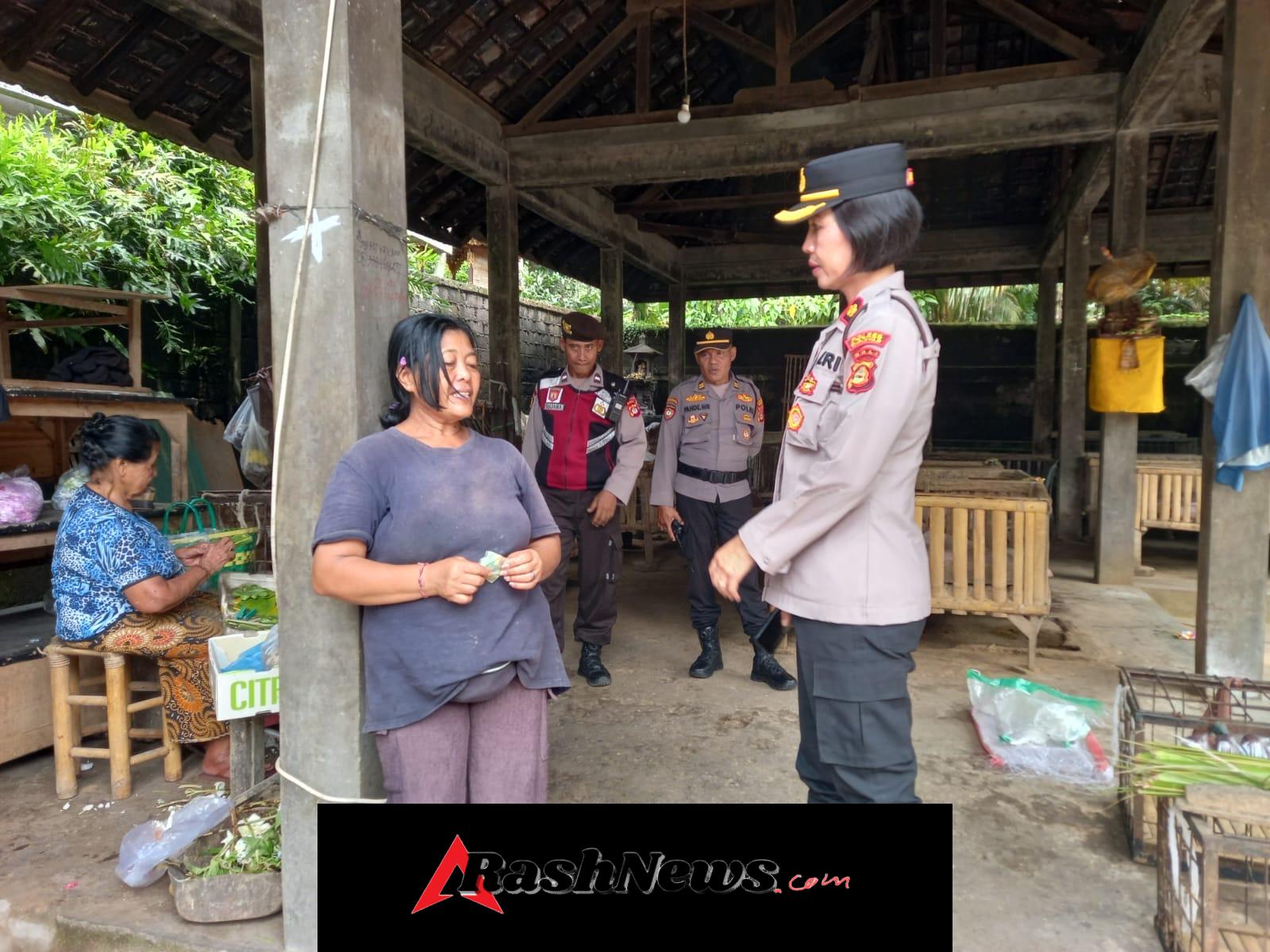 Kapolsek Blahbatuh Patroli Dialogis Di Pasar Hewan, Imbau Warga Jaga Kebersihan Dan Kesehatan