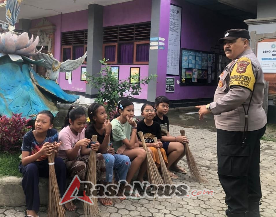 Peduli Pelajar, Waktu Liburan Sekolah, Bhabinkamtibmas Desa Singakerta Himbau Kamtibmas