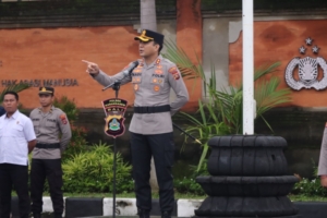 Kapolres Karangasem Tekankan Solidaritas dan Peran Personel dalam Mitigasi Konflik Adat pada Apel Jam Pimpinan