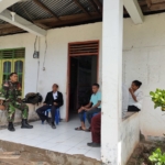 Melalui Komsos, Babinsa Miobar Tanamkan Kesadaran Kamtibmas dan Kesehatan Warga