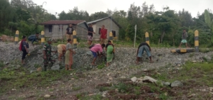 Babinsa Hadir, Warga Semangat Gotong Royong Jaga Kebersihan