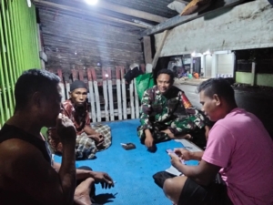 Sinergi Babinsa dan Warga Warnai Ronda Malam di Desa Adu
