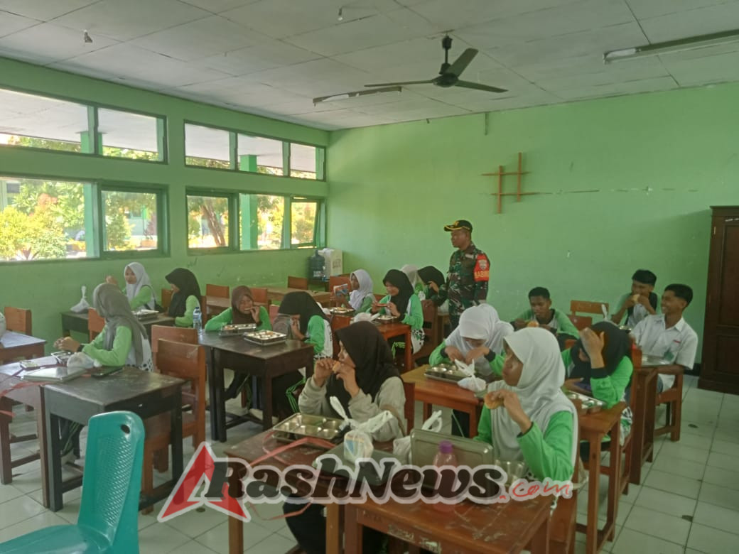 Pemantauan Babinsa di MAN Ende, Program Makan Bergizi Disambut Positif Pihak Sekolah