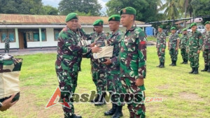 Lengkapi Kebutuhan Lapangan, Dandim 1603/Sikka Pimpin Pembagian Kaporlap