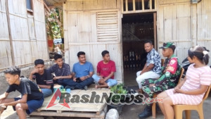 Babinsa Doreng Jalin Kedekatan dengan Warga Melalui Komsos