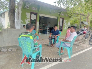 Jaga Kondusivitas Wilayah, Babinsa Monitoring dan Komsos di Kecamatan Aesesa