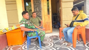 Melalui Pamwil dan Komsos, Babinsa Koramil Maurole Ciptakan Rasa Aman Warga