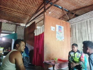 Babinsa Koramil 1602-04/Maurole Ciptakan Rasa Aman dan Tertib di Desa Kanganara