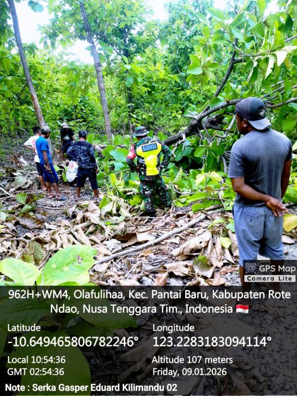 Gotong Royong Babinsa dan Masyarakat Siapkan Lokasi KDKMP Desa Lekona
