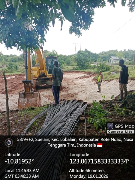 Sertu Nelson Sine Monitoring Kelanjutan Pekerjaan KDKMP di Desa Suelain