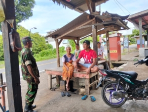 Pendekatan Komsos, Babinsa Bangun Kepedulian Keselamatan Warga Pesisir