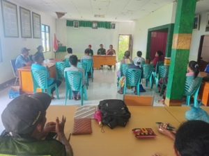 Babinsa Koramil 1624-07/Nagawutung Hadiri Musyawarah Desa Lamalera