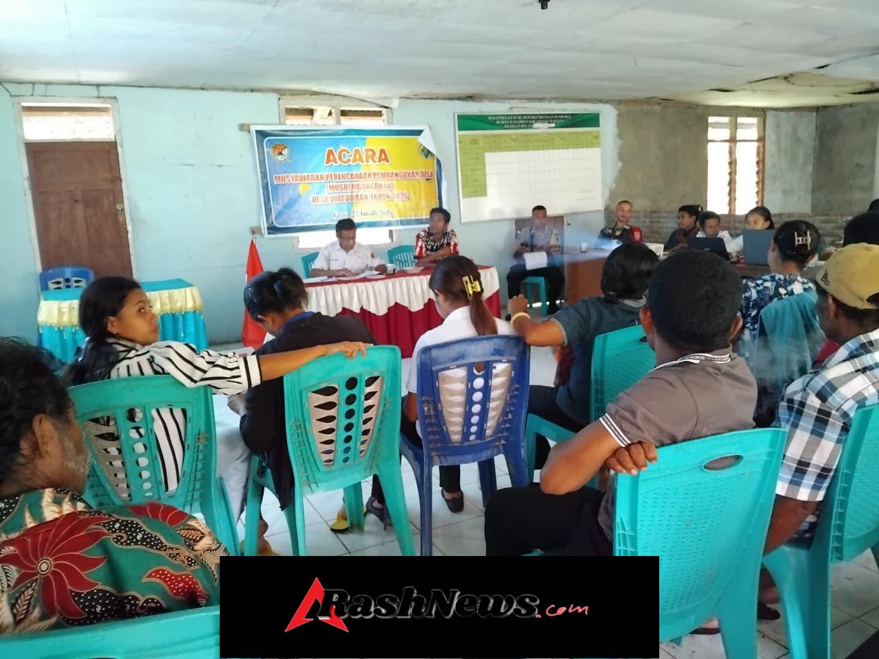 Perkuat Partisipasi Warga, Babinsa Koramil 1603-02/Talibura Dampingi Musrenbangdes Desa Watudiran