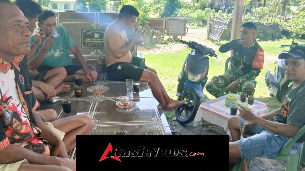 Babinsa Koramil 1627-03/Batutua Komsos dengan Warga, Sosialisasikan Koperasi Merah Putih