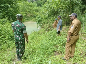 Percepat Pembangunan Infrastruktur, Koramil Katikutana Dampingi Survei Jembatan