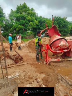 Babinsa Kodim 1627/RN Monitoring Pembangunan KDKMP di Desa Lekunik