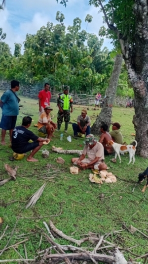 Babinsa Koramil 1627-03/Batutua Laksanakan Pengukuran dan Penggalian Fondasi KDKMP Oebatu
