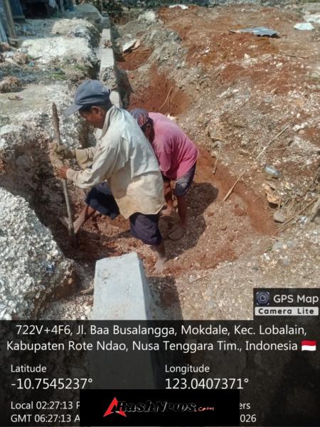 Pengawasan Babinsa Pastikan Pekerjaan Pondasi Koperasi Merah Putih Berjalan Aman dan Lancar