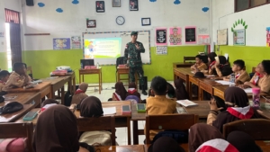Membentuk Generasi Sehat Perbatasan, Yonarmed 12 Kostrad Laksanakan Edukasi PHBS