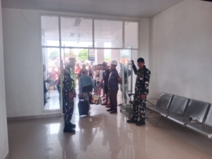 Komsos dan Pamwil Babinsa Kodim 1602/Ende Warnai Pengamanan Kapal Darma Rucitra VIII