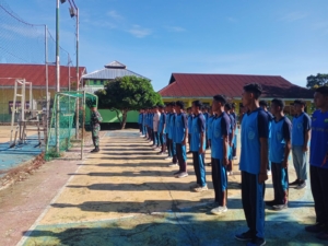 Pembinaan Sejak Dini, Sertu Hendriadi Motivasi Siswa SMA Ikuti Tes TNI–Polri