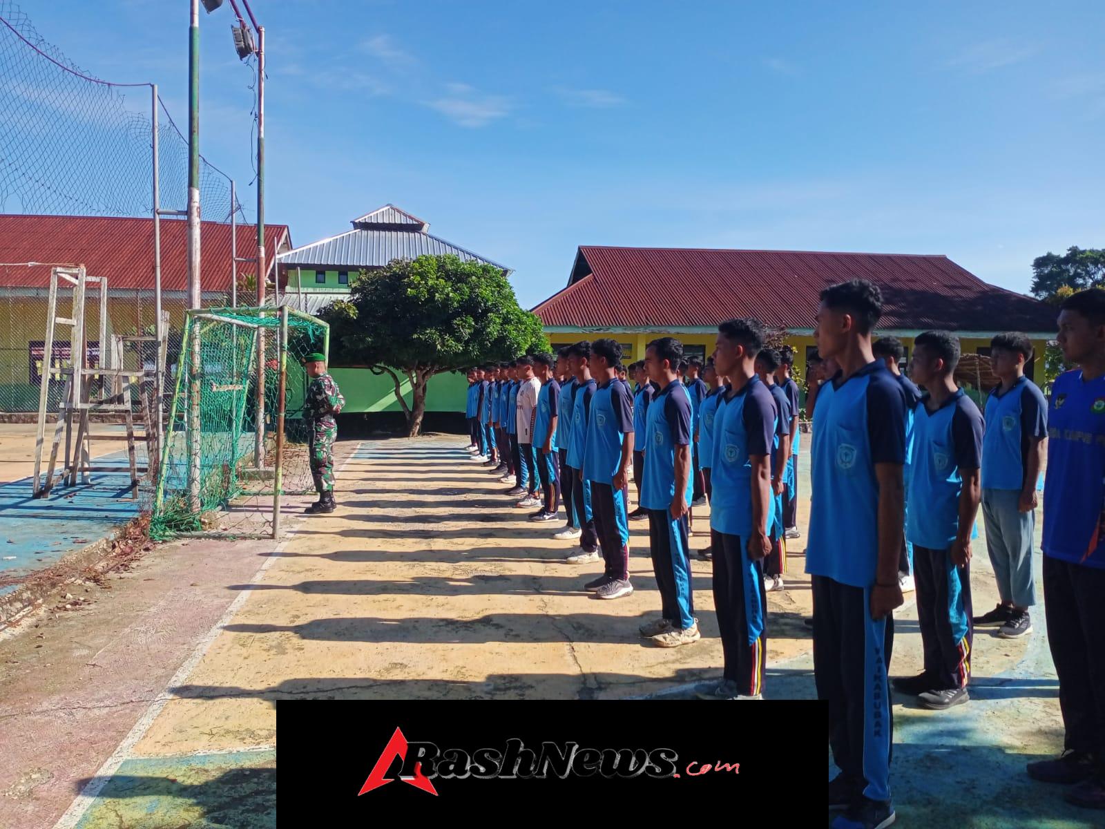 Pembinaan Sejak Dini, Sertu Hendriadi Motivasi Siswa SMA Ikuti Tes TNI–Polri