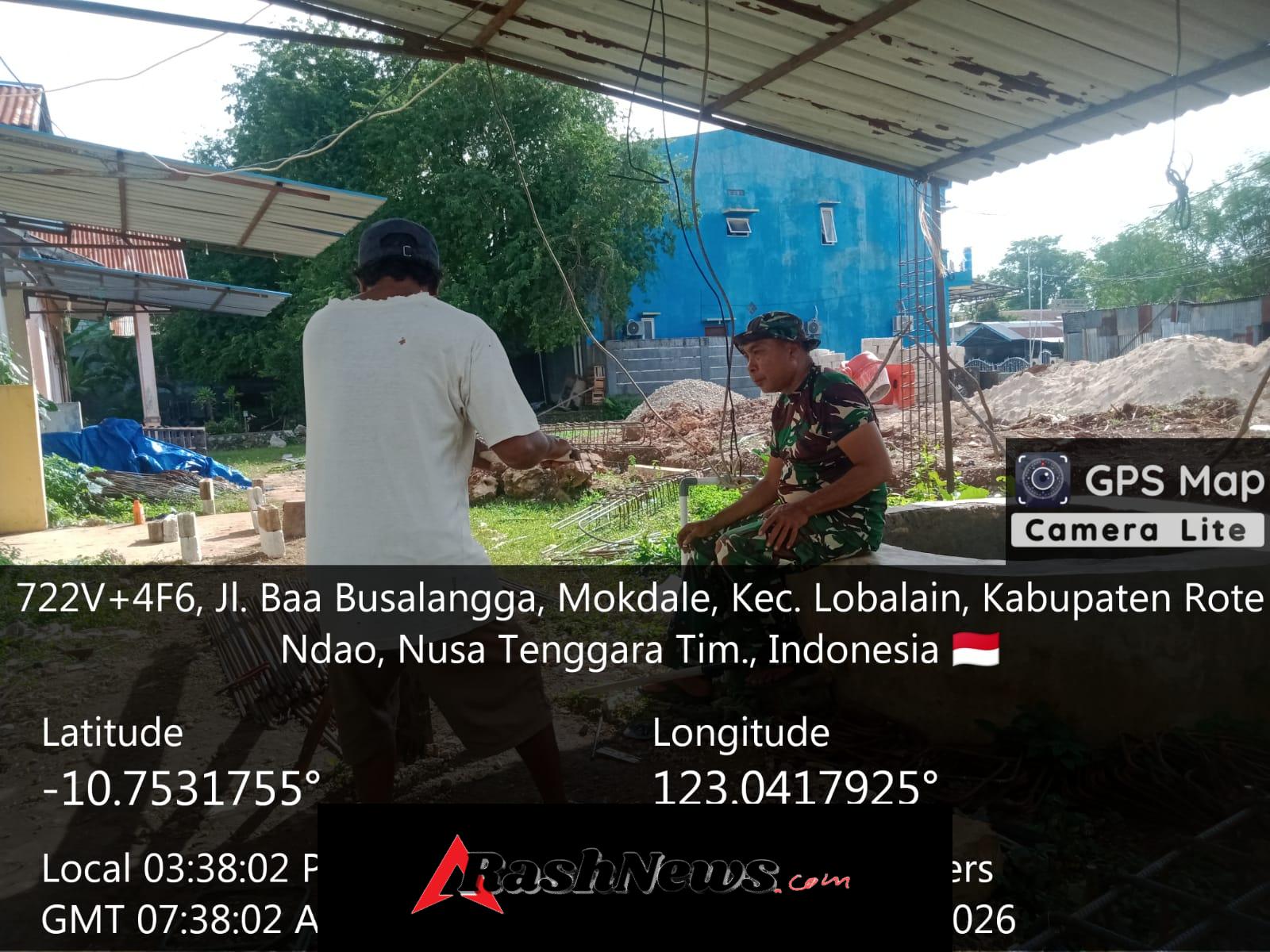 Babinsa Koramil 1627-01/Ba’a Pantau Pembangunan KDKMP di Kelurahan Mokdale