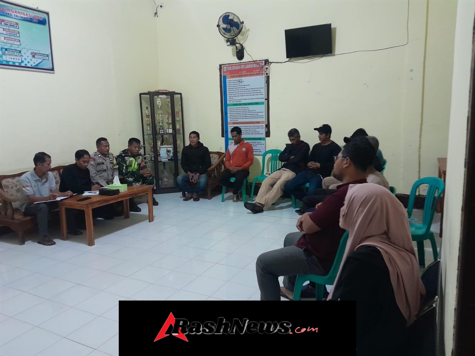 Tingkatkan Kamtibmas, Babinsa dan Unsur Desa Seloto Gelar Rapat Bersama