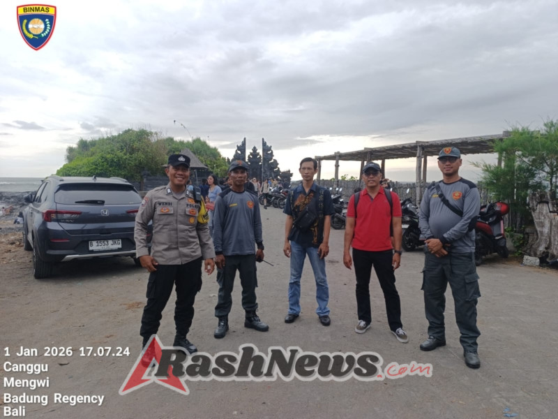 Jamin Keamanan Masyarakat Saat Libur Tahun Baru, Polsek Mengwi Lakukan Pengamanan di Kawasan Obyek Wisata Taman Ayun dan Pantai