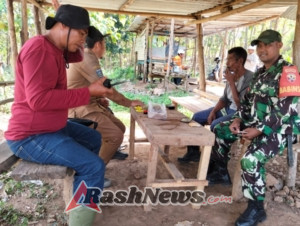 Babinsa Koramil Jajaran Kodim 1628/SB Gelar Komsos di Desa Goa