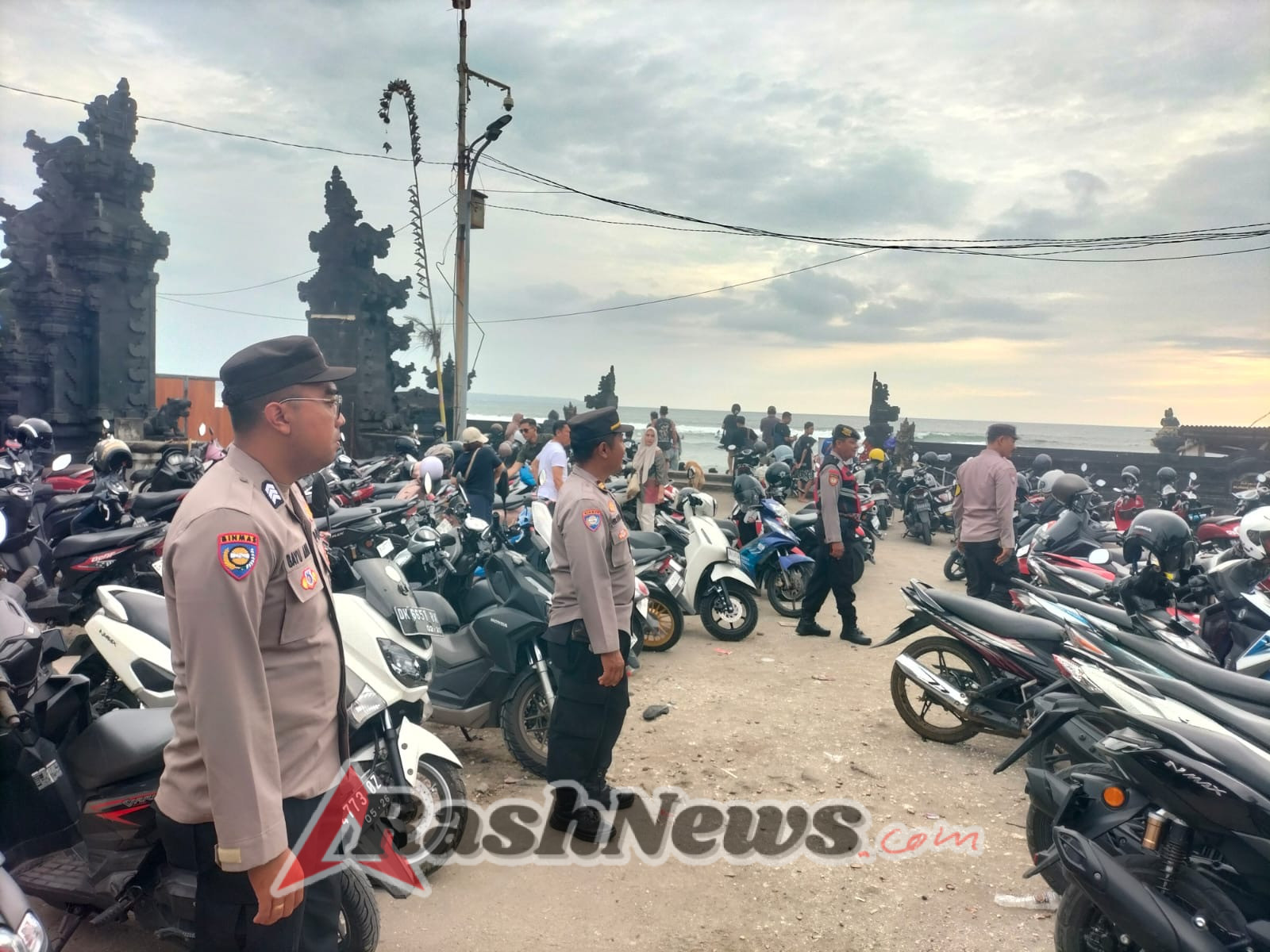 Ambil Langkah Antisipatif Polsek Kuta Utara Jaga Kawasan Wisata Saat Liburan Tahun Baru