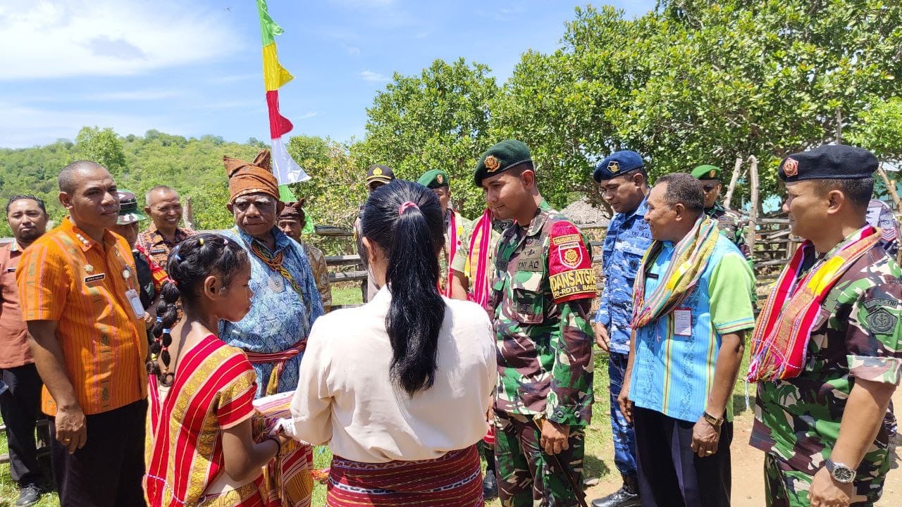 Majukan Pendidikan di Perbatasan, Satgas Pamtas Yonarhanud 2 Kostrad Hadiri Peresmian SMPN Oepoli