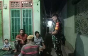 Ciptakan Lingkungan Aman dan Bersih, Babinsa Kalijaga Baru Gelar Patroli Humanis Bersama Warga