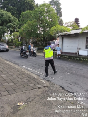Polsek Marga Gelar Personil Strong Point Pagi Cegah Laka Lantas Dan Kemacetan