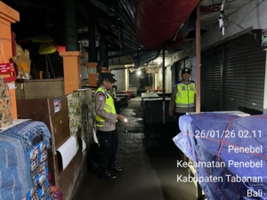 Antisipasi Gangguan Kamtibmas Polsek Penebel Patroli Subuh