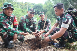‎Safari Sumbawa Menanam: Dandim 1607/Sumbawa Perkuat Kepedulian Lingkungan